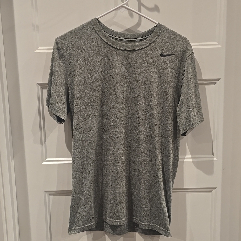 Nike Men's Gray T-Shirt